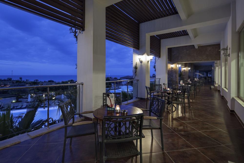 Alba Royal Hotel (Adults Only) سيدي المظهر الخارجي الصورة